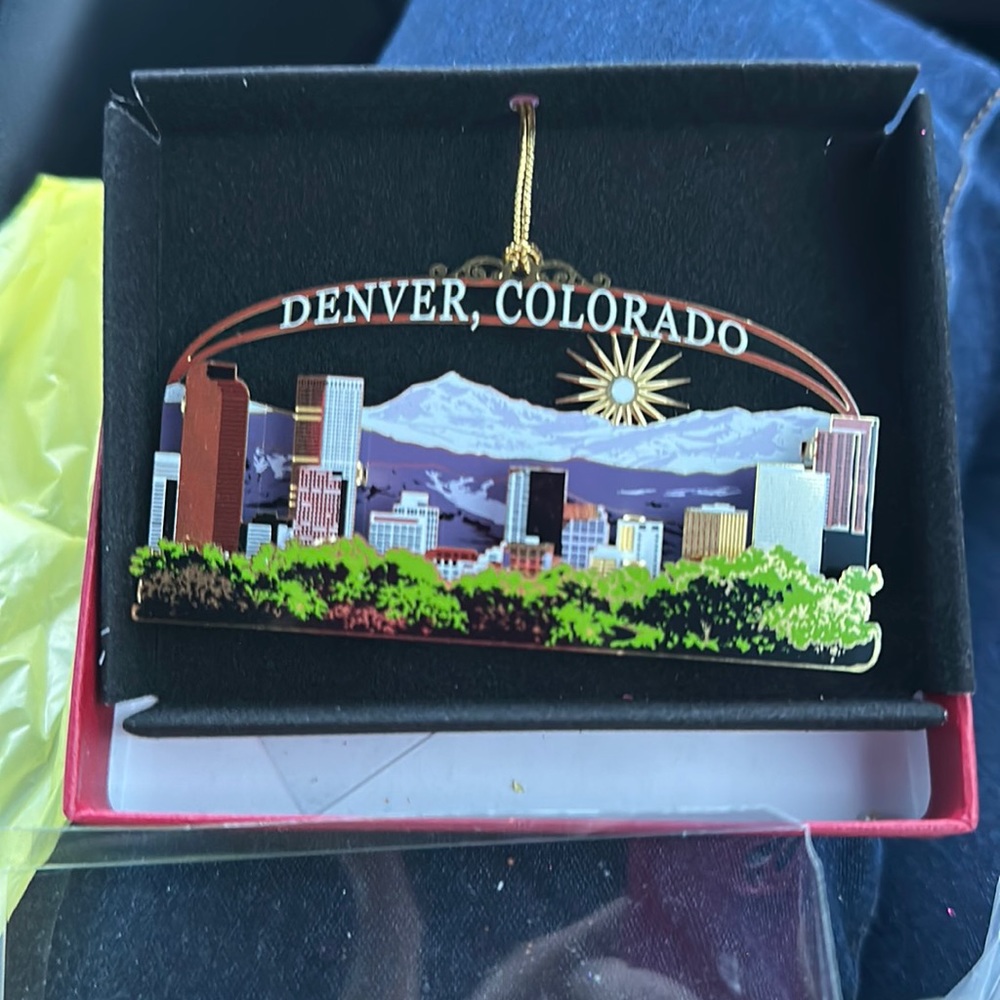 Nation’s Treasures ornament